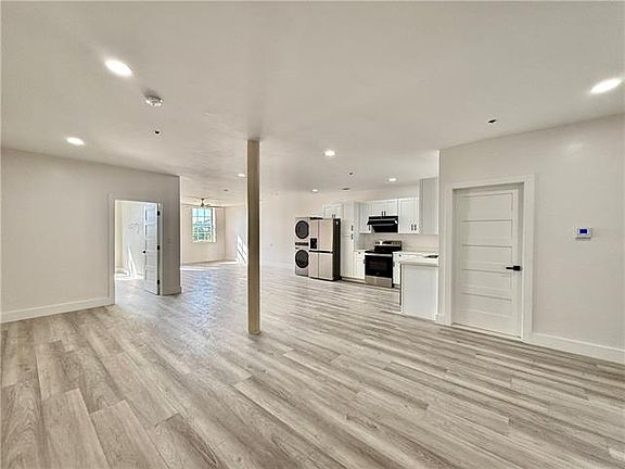 4th image of 535 Decatur St #3