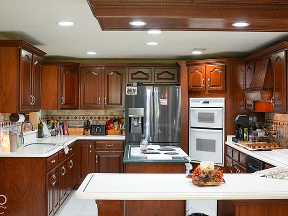 18th image of 5552 W 300 S