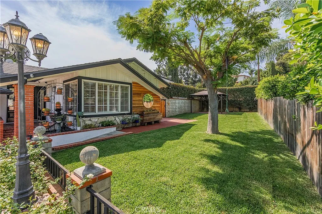 3 bed, 1600 sqft, $3,800 — Photo 3