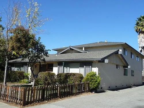 659 E Olive Ave #4 Photo 1