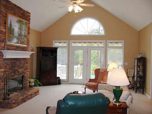 4th image of 1051 Cloudland Ct