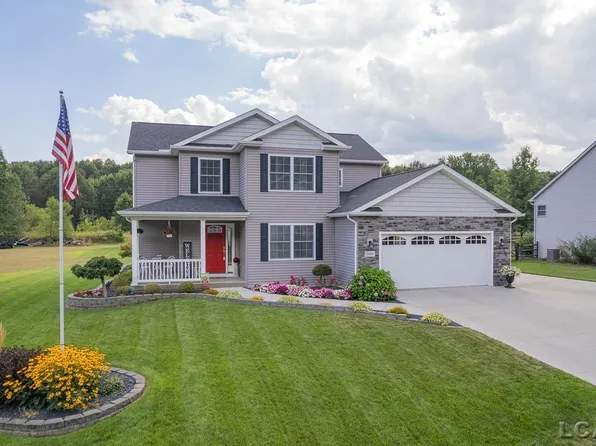 2489 Wood Ridge Dr, Adrian, MI 49221