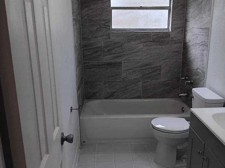 714 Michigan Ct #4 — Photo 11