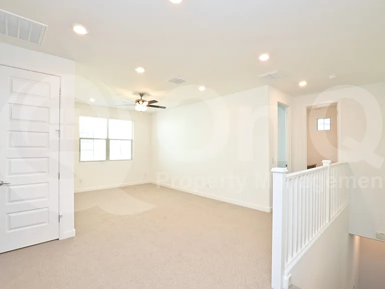 1078 E Sabino Dr — Photo 11