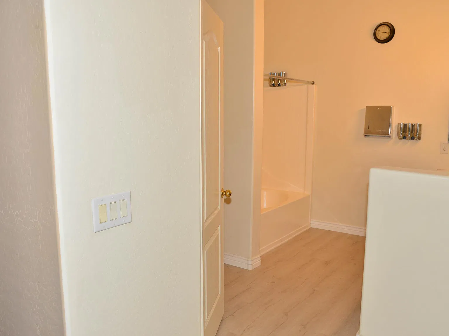12398 W Highland Ave — Photo 4