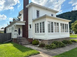 8 Walnut St #6, Warren, PA 16365