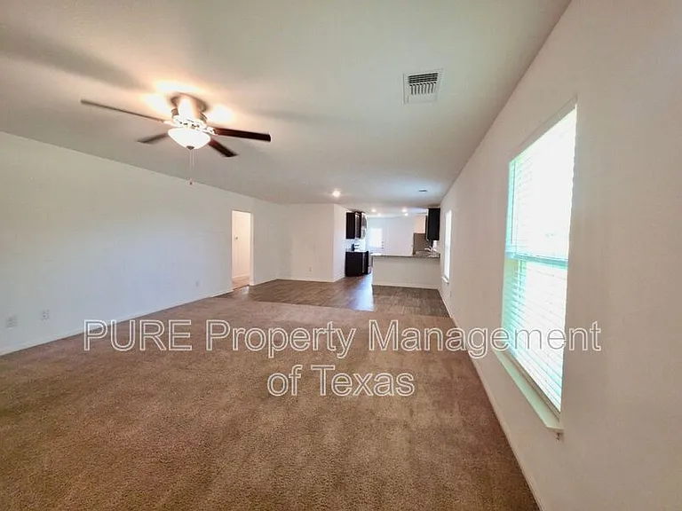 317 Riverdale Dr — Photo 2