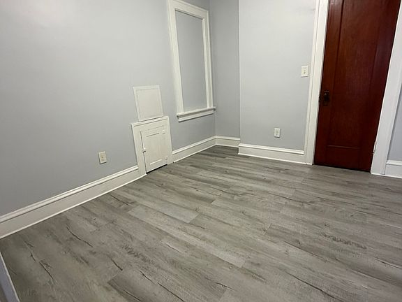 4th image of 516 N Main St APT A