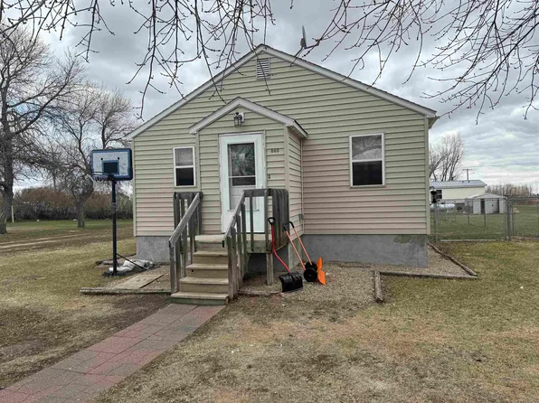 846 Opfer Ave, Lansford, ND 58750
