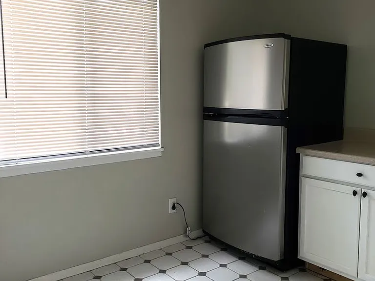 1220 W Patterson Ave — Photo 6