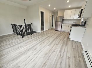 54 Church St, Allentown, NJ 08501