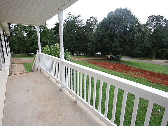5th image of 180 Woodcliff Dr