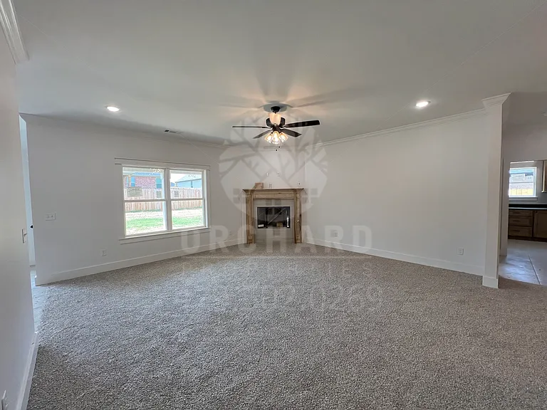 1021 Silver Birch St — Photo 9