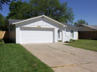 6976 Cox Ln, North Richland Hills, TX 76182