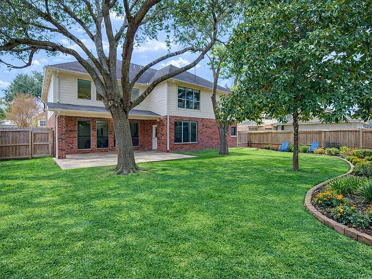 2327 Centerbrook Ln — Photo 43
