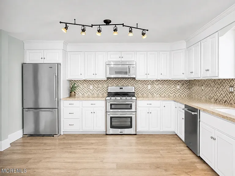 904 Arnold Ave — Photo 11
