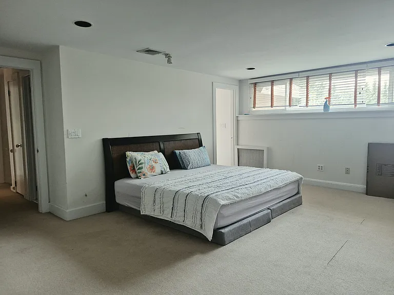 7 Jefferson Ave — Photo 10