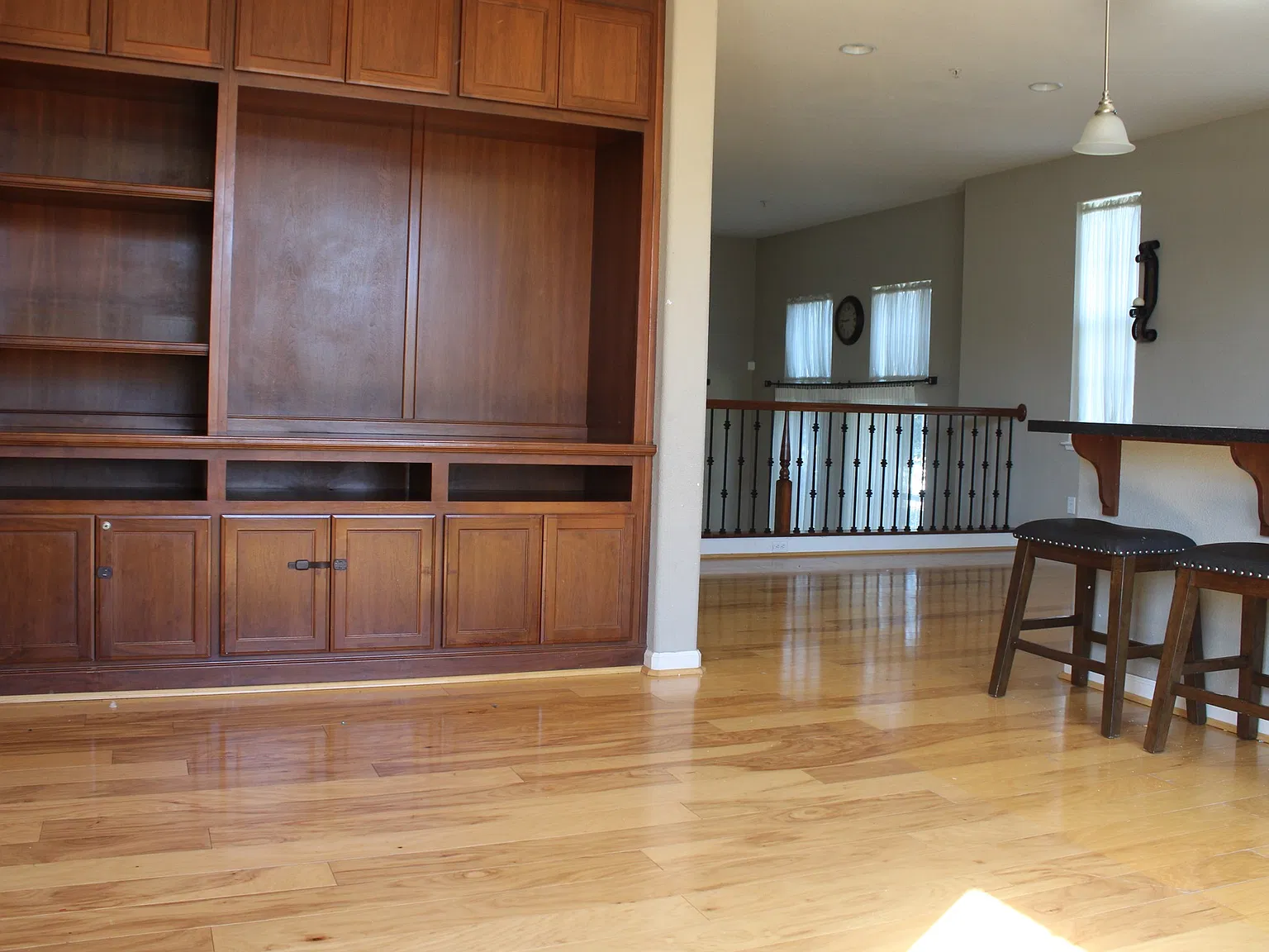 3 bed, 2.5 bath, 1850 sqft, $3,100 — Photo 2