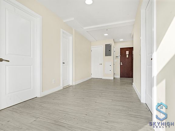 2nd image of 1079 Lafayette Ave #302