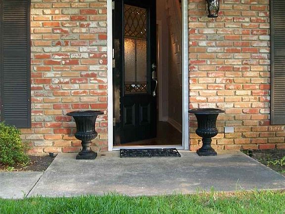 3rd image of 406 E Forest Dr