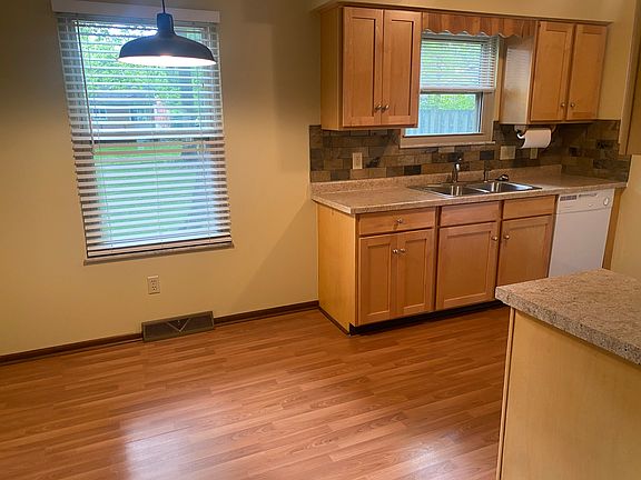 4th image of 4219 Wood Park Dr