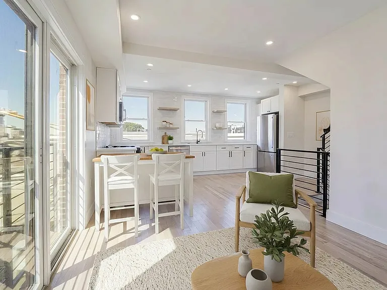 59 Gove St #4 — Photo 4