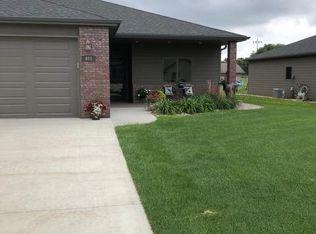 803 W 16th Ave, Mitchell, SD 57301