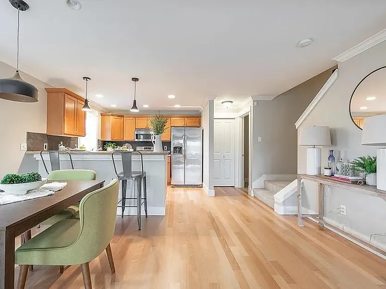 Second floor: dining area & kitchen