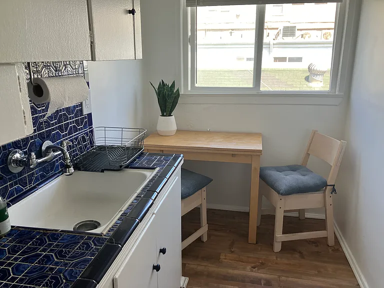 18 Breeze Ave #4 — Photo 10