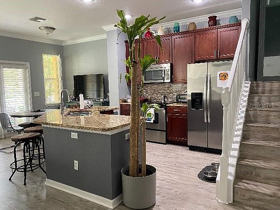 4th image of 7545 Tamarind Ave