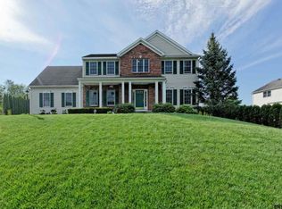 1004 Northwood Ct, Niskayuna, NY 12309