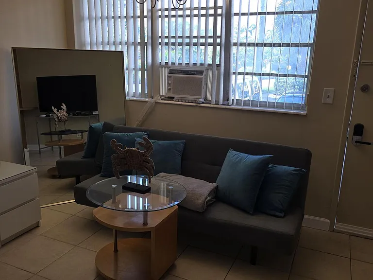 26 Diplomat Pkwy — Photo 7