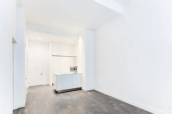 Rented by Mayell LLC | media 12