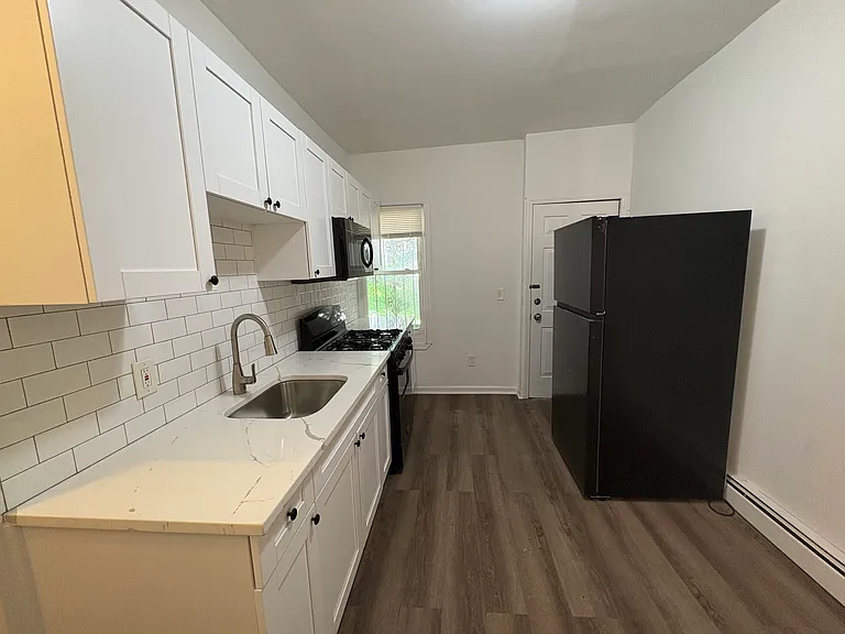 66 Gardner Ave #1 — Photo 2