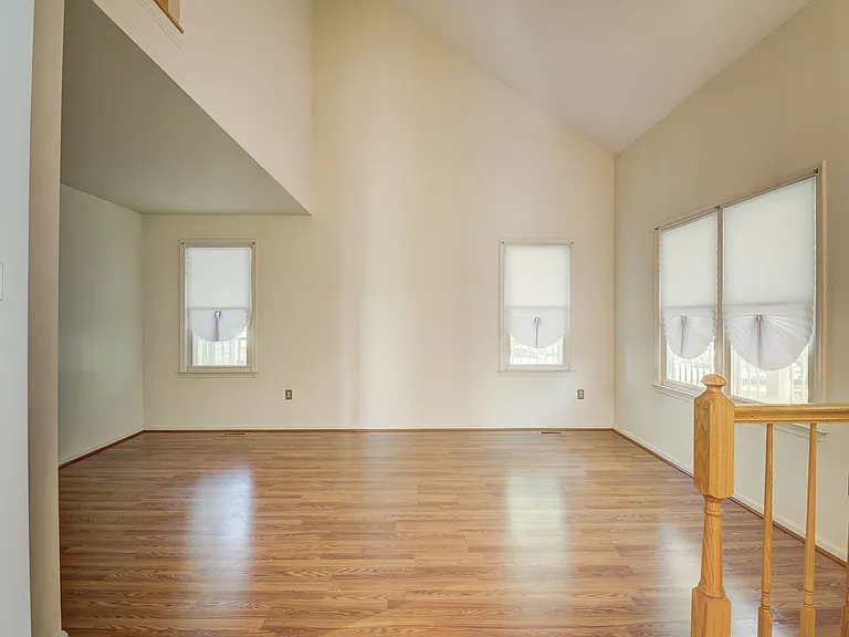 13907 Concord Ave — Photo 15
