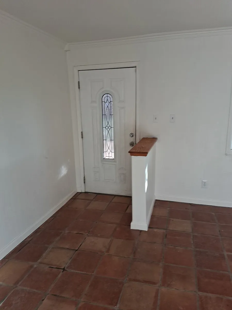 Front door entry - 14025 S Clife Rd
