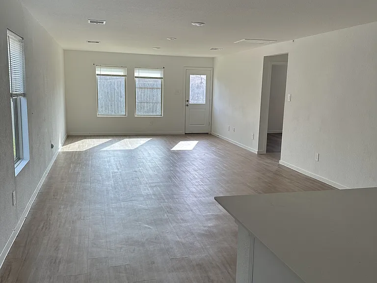 1558 San Sebastien Dr — Photo 27