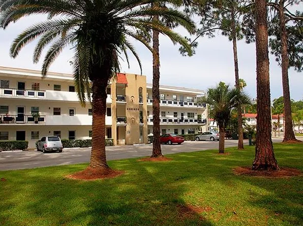 100 El Camino Dr Unit Apt 305, Winter Haven, FL 33884