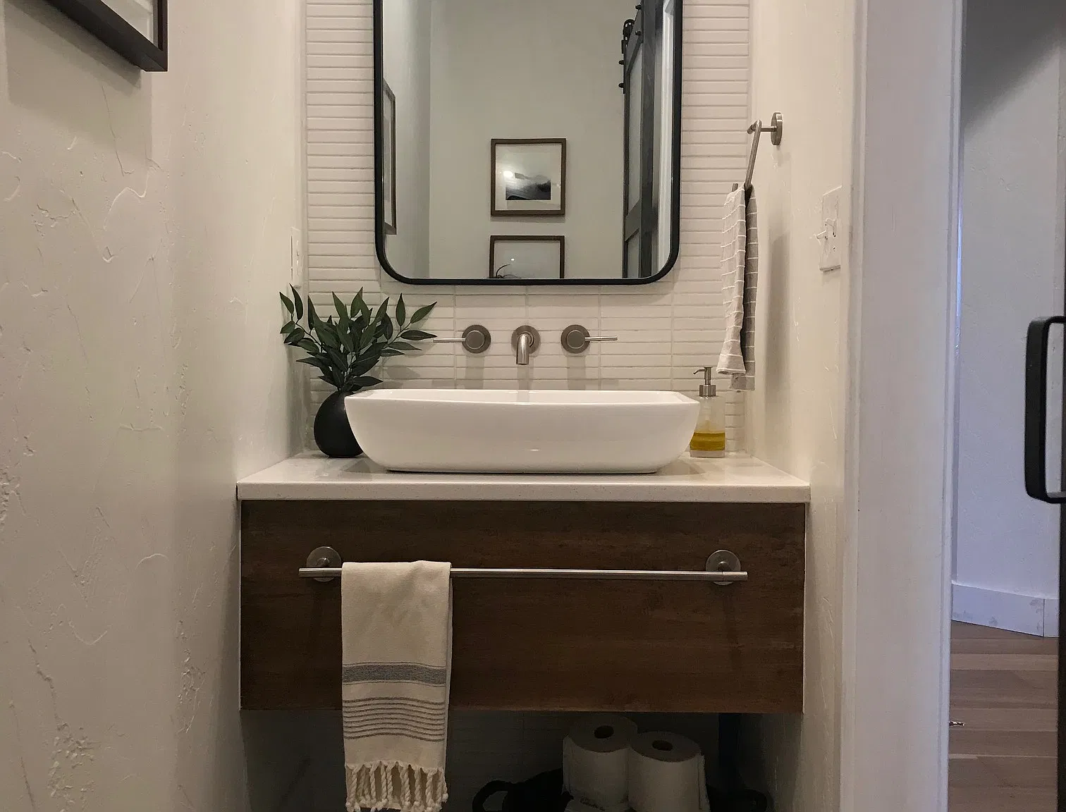 6 bed, 4557 sqft, $4,095 — Photo 3