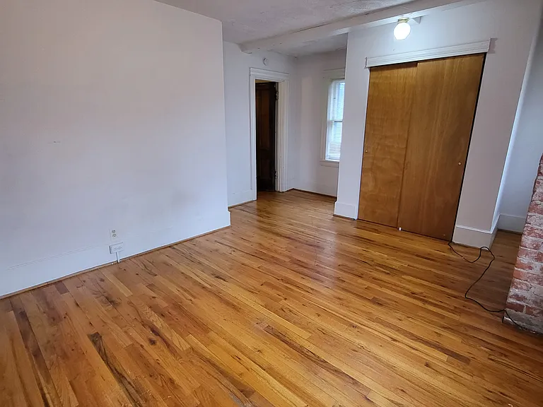 376 Pearl St #R — Photo 14