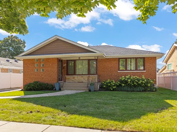 1944 Stratford Ave, Westchester, IL 60154