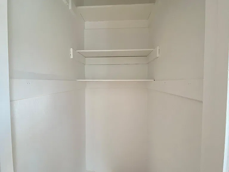 1453 1/2 S Beverly Dr — Photo 15