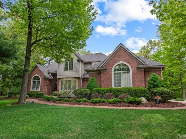 1171 Deer Path Trl, Oxford, MI 48371