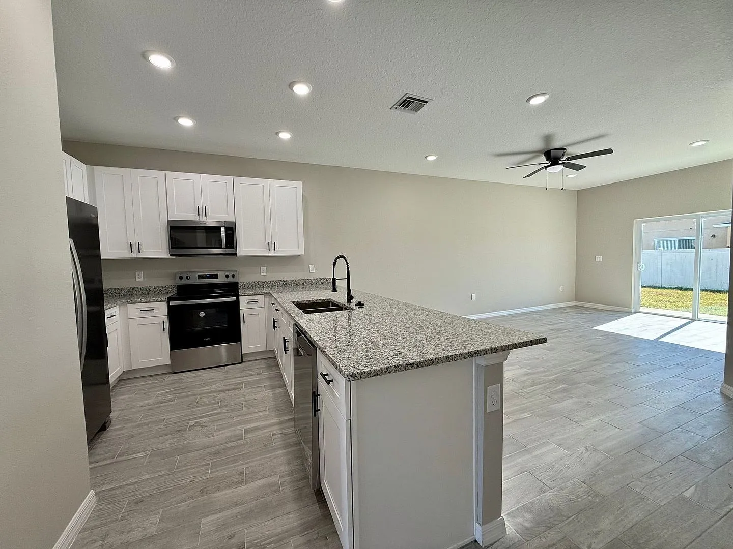 Brand-New 3-Bedroom Beauty in Poinciana Modern Living at Its Best! — Photo 3