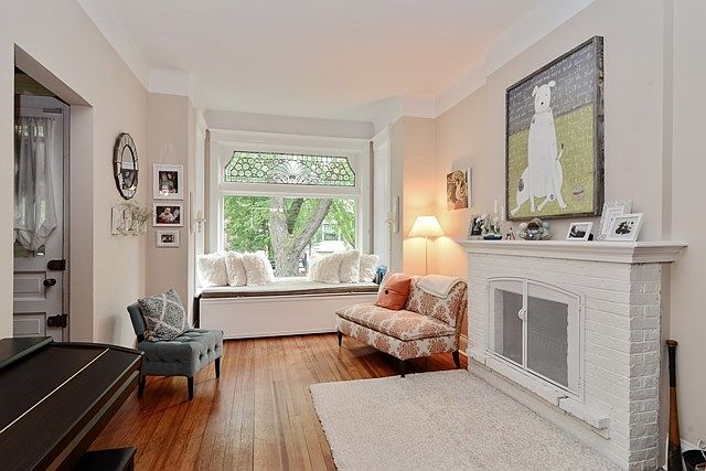 1st image of 1123 W Drummond Pl