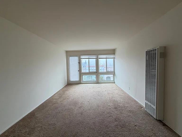 571 33rd Ave #6 — Photo 12