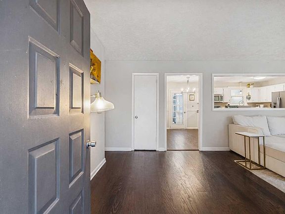 3rd image of 405 Red Cedar Ct