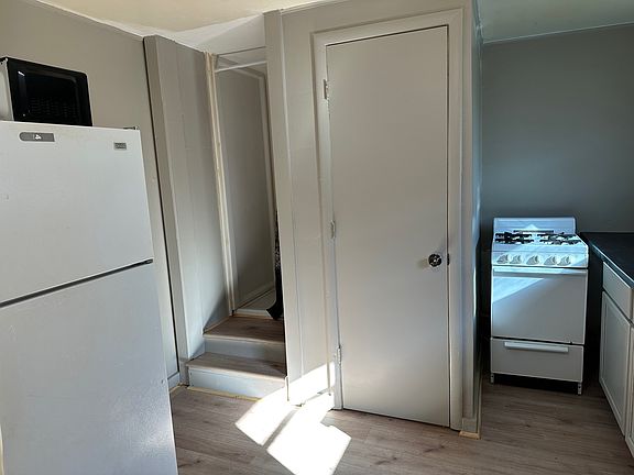 2nd image of 3005 S Michigan St #7