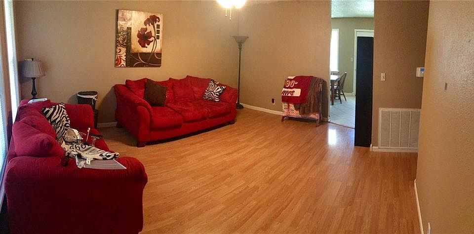 2nd image of 217 Versailles Ave