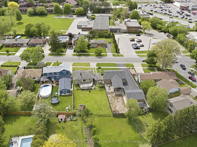 602 Geneva St — Photo 34